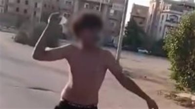 الأجهزة الأمنية تكشف ملابسات فيديو بلطجي يعتدي على والده وأسرته بالجيزة 