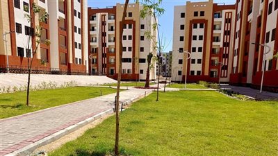 تعرف على معدلات تنفيذ شقق الإعلان العاشر بالعبور الجديدة 