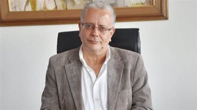 وليد قانوش يعلن انتهاء مهام عمله بوزارة الثقافة وعودته للتدريس