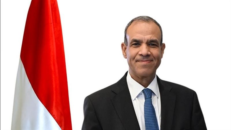 اتصالات هاتفية لوزير