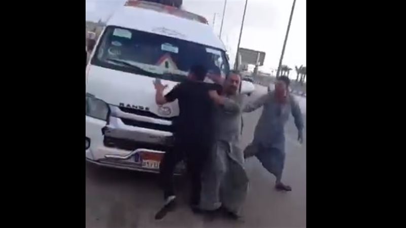 السيارة الميكروباص