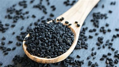 حبة البركة، تعيد شباب بشرتك وتحسن مزاجك