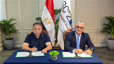 اقتصادية قناة السويس توقع عقد إنشاء مصنع للمنسوجات بالقنطرة غرب