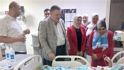وكيل الطب الوقائي بالدقهلية يزور مستشفى تمى الأمديد لمتابعة حالة الطفل مالك