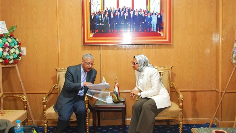 لقاء نائب محافظ الوادي