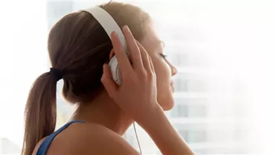 تفسير حلم سماع الأغاني في المنام وعلاقته بتحقيق مكاسب مالية قريبا