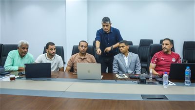 أوسكار يراجع تحكيم الجولة الأولى من الدوري الممتاز مع 4 حكام 