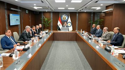 وزير البترول يعقد اجتماعا موسعا لمتابعة تطورات مشروعات البحر الأحمر للبتروكيماويات 