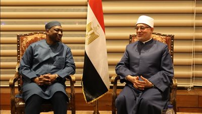 استقبال رسمي بمطار القاهرة، مفتي الجمهورية يرحب بكبار المشاركين بالمؤتمر العالمي العاشر