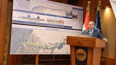 الفريق أسامة ربيع يلتقي أوائل الثانوية العامة (صور)