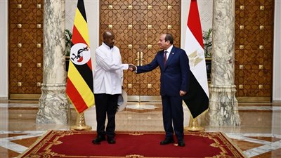  السيسي يفتتح منتدى رجال الأعمال المصري الأوغندي، ويؤكد تعاظم الفرص لتعزيز العلاقات الاستثمارية