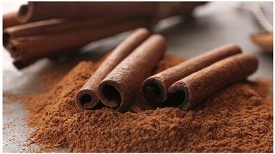 فوائد القرفة، تنظيم السكر ودعم القلب وحل مشاكل البشرة والشعر