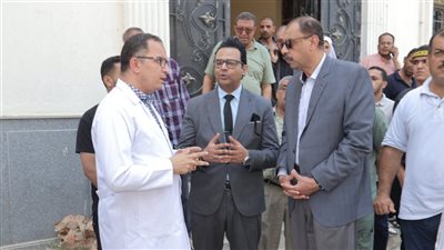 محافظ سوهاج يتفقد سير العمل بمستشفى سوهاج التعليمي