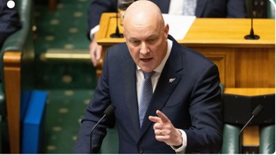 رئيس وزراء نيوزيلندا: نتنياهو فقد صوابه وتجاوز كل الحدود 