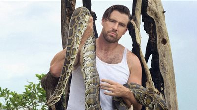 ترافيس كيلسي يتصدر غلاف مجلة GQ (صور)