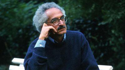 أخبار الفن اليوم: وفاة صنع الله إبراهيم.. إحالة بدرية طلبة للتحقيق.. الحجز على حسابات روتانا لصالح شيرين.. وتعرض ليلي علوي لحادث سير