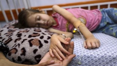 الأونروا: وفاة 100 طفل بسبب المجاعة في غزة