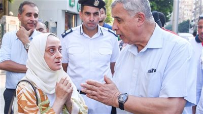 محافظ الإسكندرية يقرر فصل عامل طلب إكرامية من رواد شاطئ 