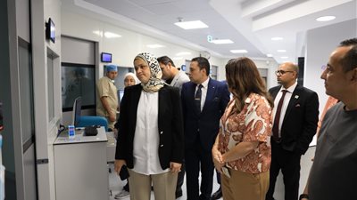 رئيس مصلحة الضرائب: مستشفى الناس نموذج مشرف للرعاية الصحية المجانية