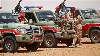 مقتل 18 سودانيا بينهم نساء وأطفال في قصف الدعم السريع لمدينة الفاشر السودانية 