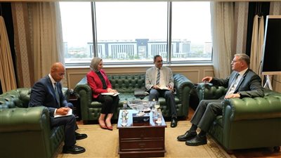 محافظ قنا: نتوسع في زراعة النباتات الطبية والعطرية