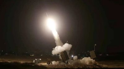 انفجارات في وسط إسرائيل وجيش الاحتلال يتحدث عن صاروخ حوثي