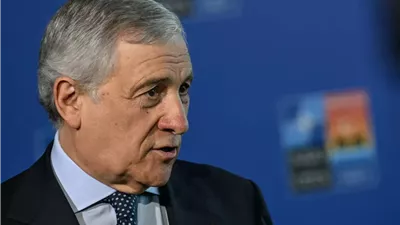 وصول 31 طفلا فلسطينيا وأسرهم من غزة إلى إيطاليا لتلقي العلاج 