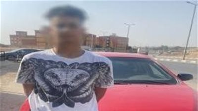 ضبط قائد سيارة ملاكى قام بحركات استعراضية على طريق السويس بالقاهرة