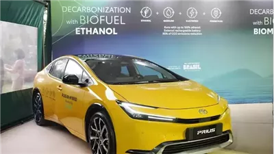 تويوتا تطرح نماذج هجينة تمهيدا لوداع سيارات الوقود 