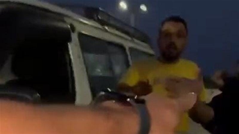 مطاردة مجهولين سيارة
