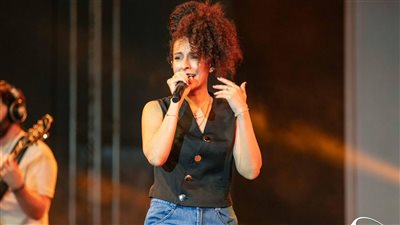 سمر طارق تشعل مهرجان الصيف الدولي بمكتبة الإسكندرية بأحدث أغانيها (صور)