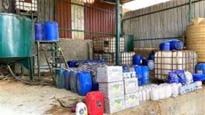 الداخلية تضبط مصنعًا لإنتاج وتعبئة المنظفات والمطهرات المنزلية بدون ترخيص بالقليوبية