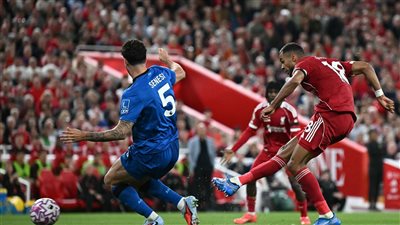 رئيس الفيفا يتدخل في واقعة العنصرية بمباراة ليفربول وبورنموث 