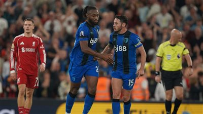 تسديدة صاروخية، سيمينيو يحرز هدف التعادل لـ بورنموث في مرمى ليفربول