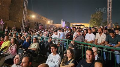 إقبال على حفل وسط البلد بمهرجان القلعة للموسيقى والغناء (صور)