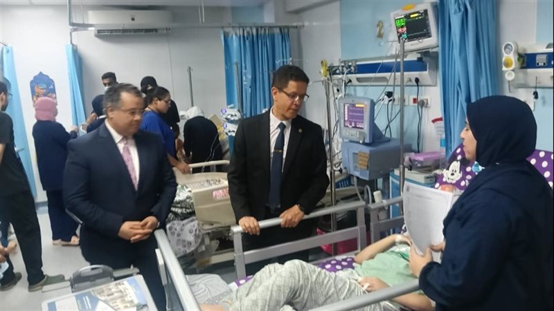 رئيس جامعة بنها يتابع