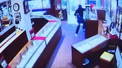 في 90 ثانية فقط، شاهد أجرأ عملية سرقة لمتجر مجوهرات والحصيلة 2 مليون دولار