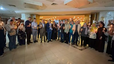 وقفة للصحفيين بالشموع تضامنًا مع الشعب الفلسطيني