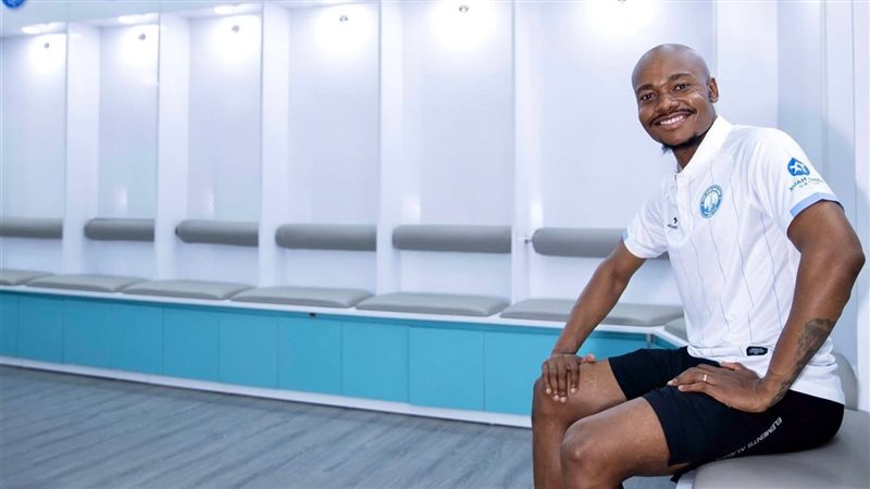 بيرسي تاو لاعب الأهلي