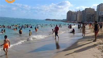 استمرار رفع الرايات الحمراء بشواطئ غرب الإسكندرية 