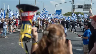 إعلام عبري: اعتقالات ومشادات بين الشرطة ومتظاهرين في الاحتجاجات المطالِبة بإنهاء حرب غزة