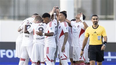 بمشاركة النني وعادل، خورفكان بـ 10 لاعبين يفوز على الجزيرة 2/3 في الدوري الإماراتي 