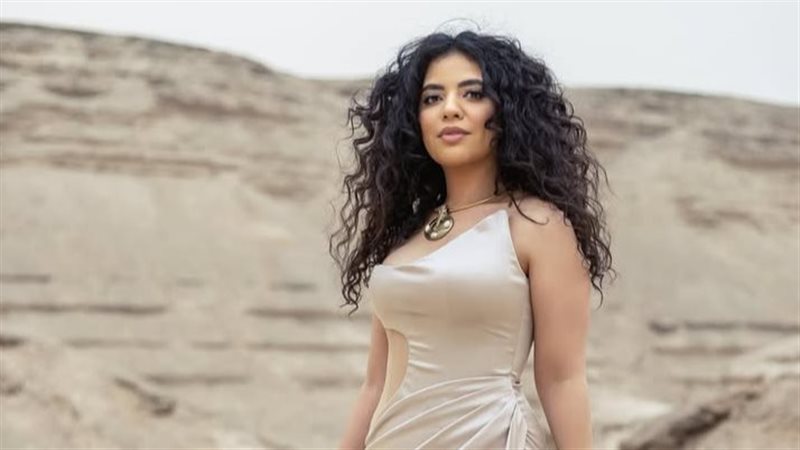 الفنانة الشابة آلاء