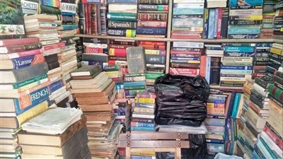 الداخلية تضبط أكثر من 18 ألف كتاب خارجي مخالف بمكتبة غير مرخصة بالأزبكية