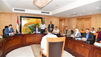 توفير فرص عمل ورعاية صحية في لقاء محافظ الفيوم لخدمة المواطنين 