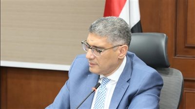 محافظ الجيزة يُشكل لجنة لحصر وتقسيم مناطق الإيجار القديم وفقًا للقانون الجديد 