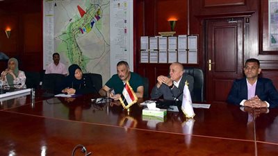 محافظ الأقصر يقرر عقد اجتماع شهري لمتابعة مشروعات مياه الشرب والصرف الصحي