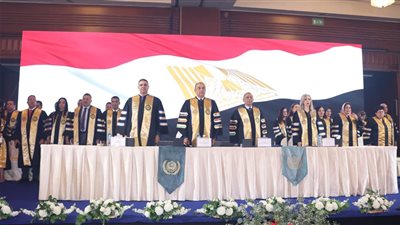 وزير قطاع الأعمال يشهد حفل تخرج دفعة جديدة من كلية الدراسات العليا بالأكاديمية العربية