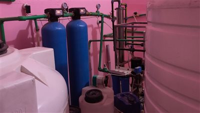 ضبط منشأة بغنايم أسيوط تعبئ مياه معدنية مقلدة لعلامات شهيرة