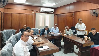 مدير مديرية التعليم بالدقهلية يناقش مع مديري الإدارات الاستعدادات للعام الدراسي الجديد (صور)